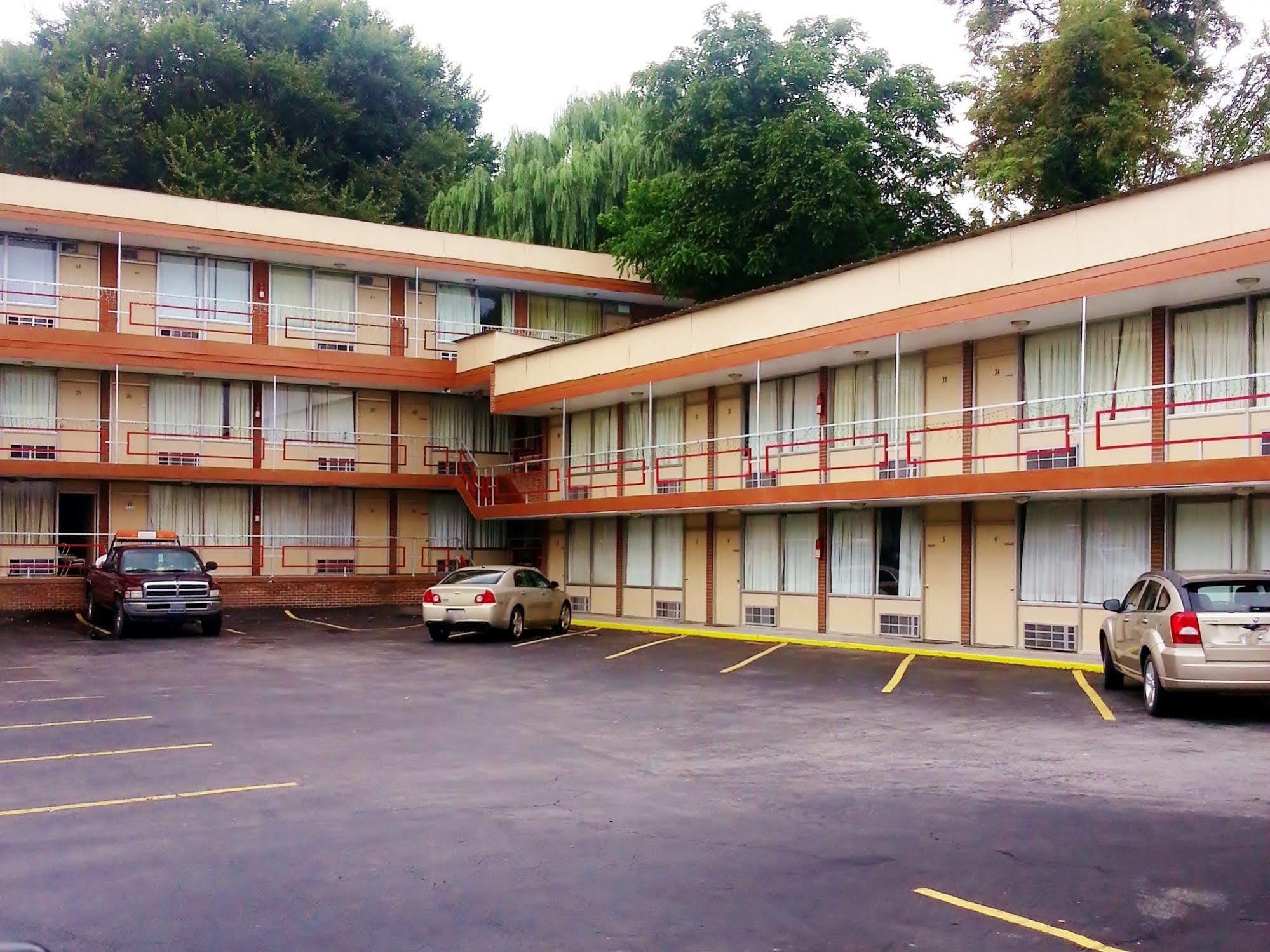 Holiday Lodge Virginia Pearisburg Bagian luar foto